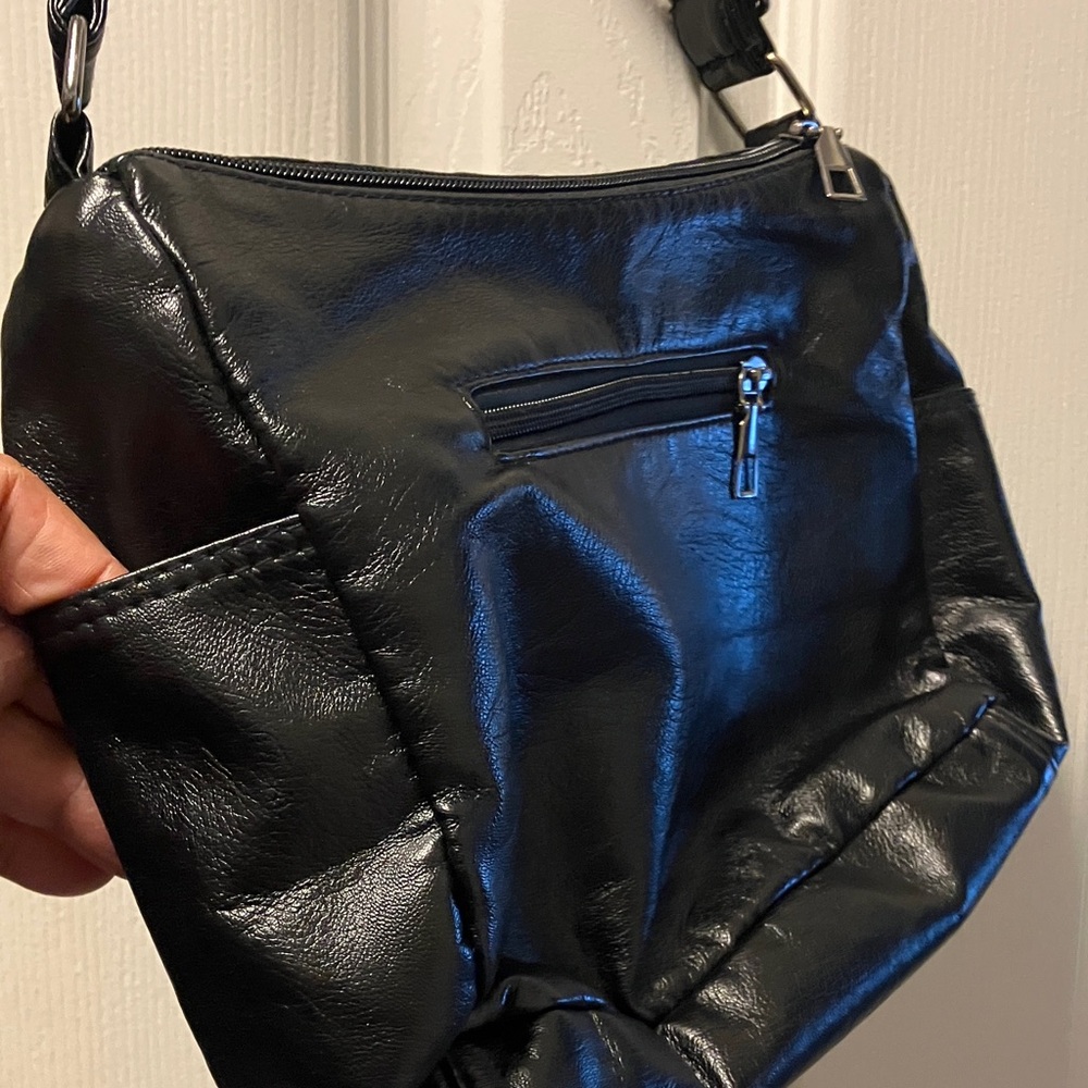 Elegant Black Crossbody Bag - Picture 4 of 12